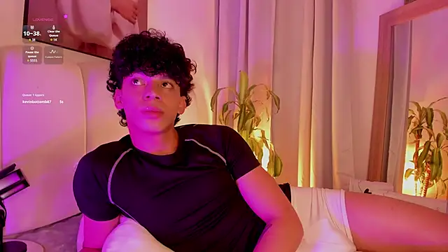 TaylerWhitelll online show from 4, 3, 2026