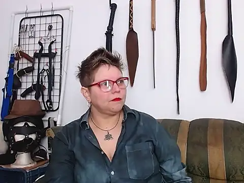 Leah R online show from 1, 4, 2026