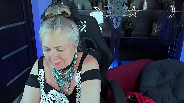 Snapshot of LilaMaharani chatting on 26, 5, 2026 LilaMaharani online show from 26, 5, 2026