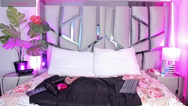 lucy davies online show from 18, 3, 2026