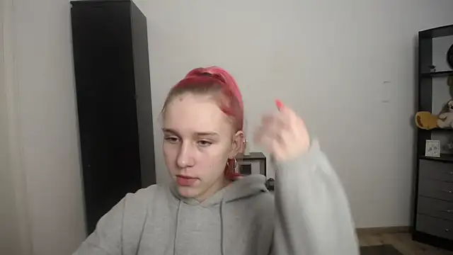 Scarlett lil online show from 26, 3, 2026