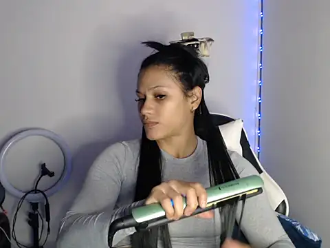 Snapshot of KathLovee chatting on 11, 5, 2026 KathLovee online show from 11, 5, 2026