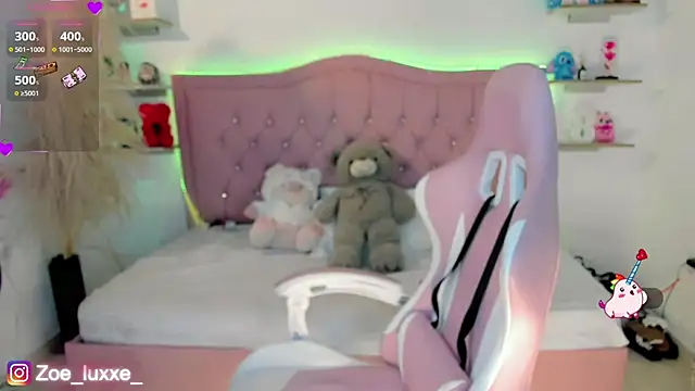 Zoe Luxxe  online show from 15, 3, 2026