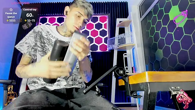 Max Hader  online show from 3, 4, 2026