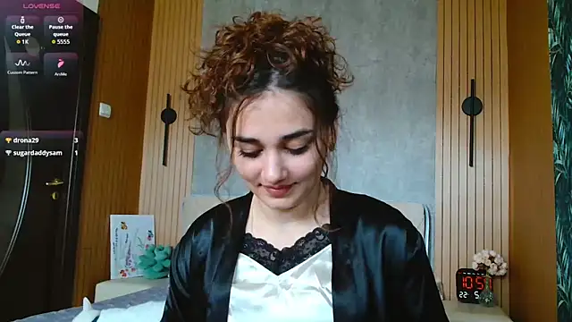 Snapshot of KatarinaHeaven chatting on 4, 5, 2026 KatarinaHeaven online show from 4, 5, 2026
