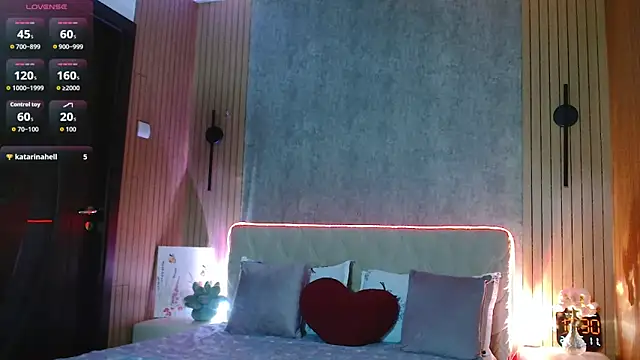 Snapshot of KatarinaHeaven chatting on 10, 5, 2026 KatarinaHeaven online show from 10, 5, 2026