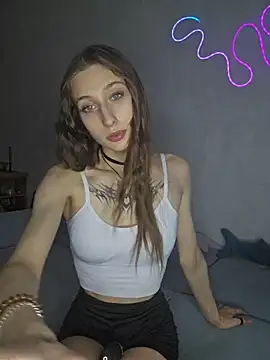 Emma Willson online show from 8, 3, 2026