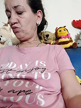 Snapshot of anayss17 chatting on 6, 4, 2026 anayss17 online show from 6, 4, 2026