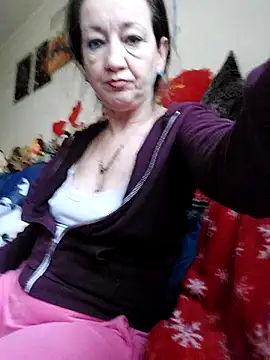 Snapshot of anayss17 chatting on 13, 4, 2026 anayss17 online show from 13, 4, 2026
