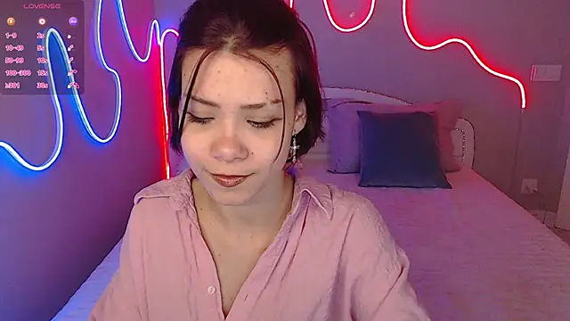 llittle-peachh online show from 7, 4, 2026