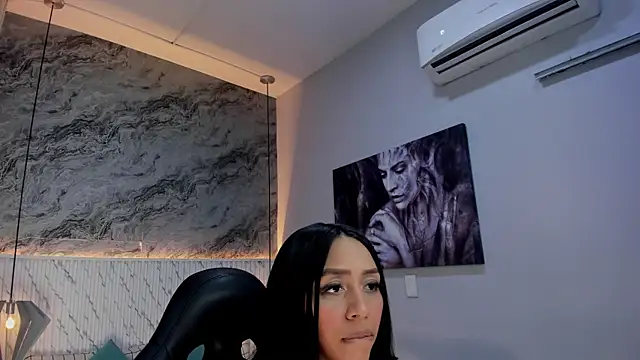 Snapshot of Esmeralda__18 chatting on 30, 4, 2026 Esmeralda 18 online show from 30, 4, 2026