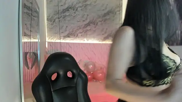 Snapshot of Esmeralda__18 chatting on 28, 5, 2026 Esmeralda 18 online show from 28, 5, 2026