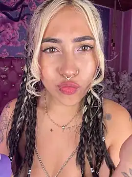 ManuelaVeeleez online show from 28, 6, 2026