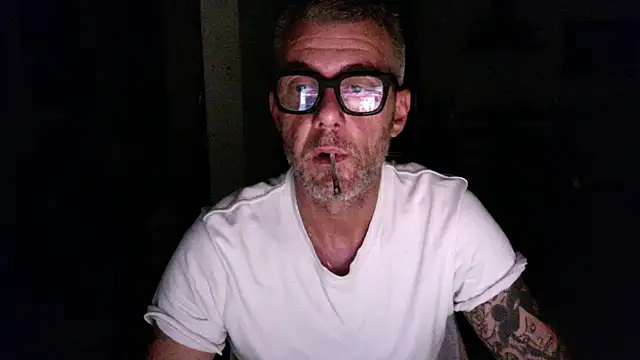 Snapshot of love_save_the_world chatting on 31, 7, 2026 love save the world online show from 31, 7, 2026