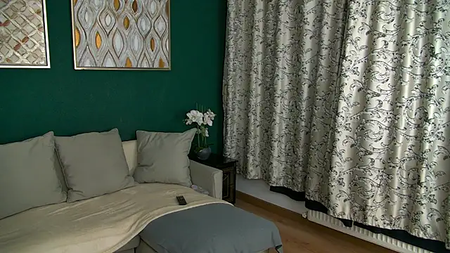 SkinnyNatty online show from 25, 4, 2026