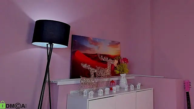 Snapshot of maxinemouse chatting on 4, 3, 2026 maxinemouse online show from 4, 3, 2026