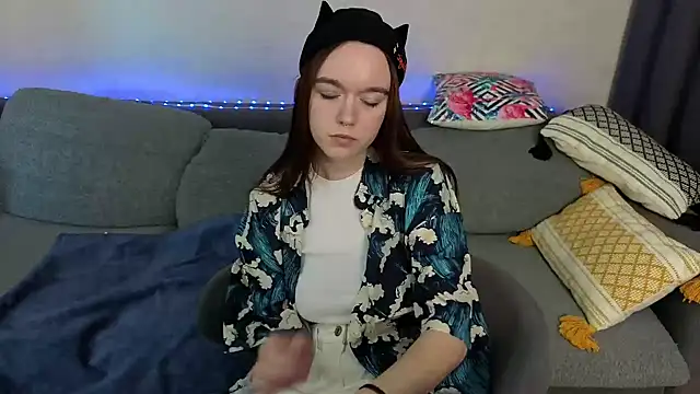 SunyLily online show from 10, 6, 2026