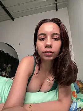Snapshot of Nicole_Cute04 chatting on 12, 6, 2026 Nicole Cute04 online show from 12, 6, 2026