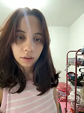 Snapshot of Nicole_Cute04 chatting on 6, 7, 2026 Nicole Cute04 online show from 6, 7, 2026