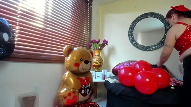 Maye Milf  online show from 19, 3, 2026