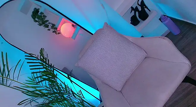 dalilathoms  online show from 18, 3, 2026