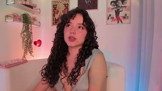 Snapshot of Ally_belle chatting on 8, 7, 2026 Ally belle online show from 8, 7, 2026