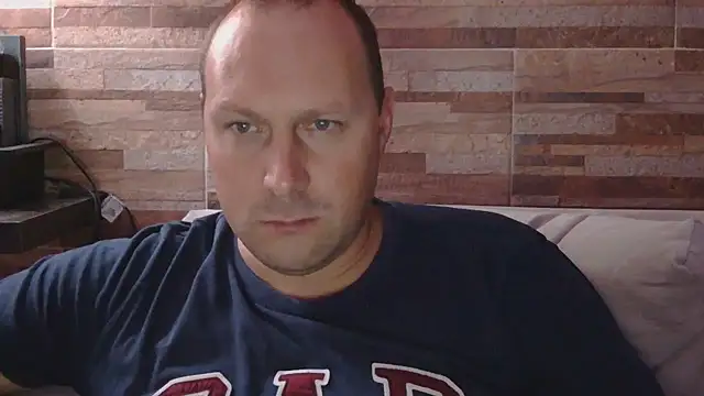 Snapshot of lustonfan chatting on 21, 4, 2026 lustonfan online show from 21, 4, 2026