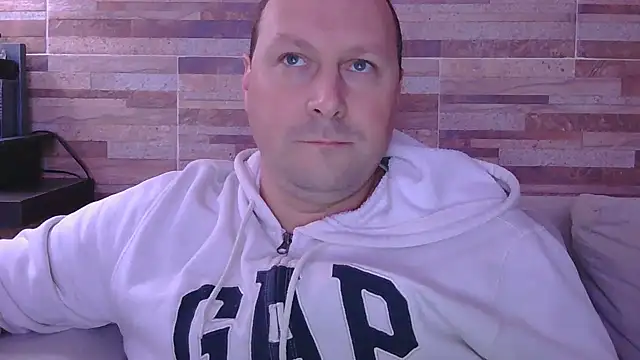 Snapshot of lustonfan chatting on 6, 7, 2026 lustonfan online show from 6, 7, 2026