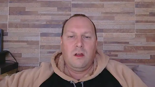 Snapshot of lustonfan chatting on 15, 7, 2026 lustonfan online show from 15, 7, 2026