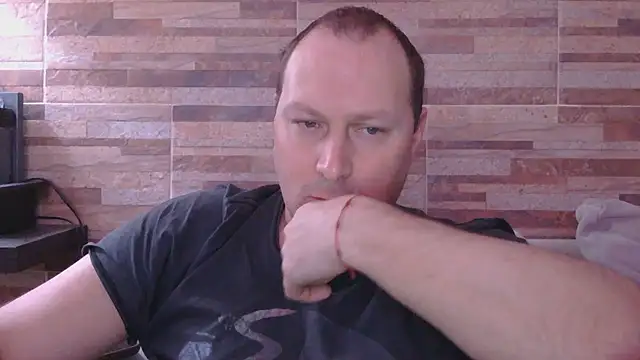 Snapshot of lustonfan chatting on 31, 7, 2026 lustonfan online show from 31, 7, 2026