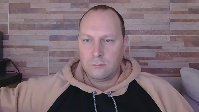 Snapshot of lustonfan chatting on 4, 8, 2026 lustonfan online show from 4, 8, 2026