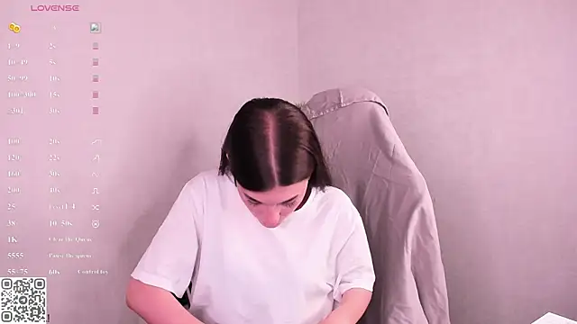 Snapshot of LunaRossaa chatting on 7, 7, 2026 LunaRossaa online show from 7, 7, 2026