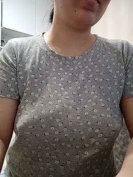 Emi hot1 online show from 10, 3, 2026