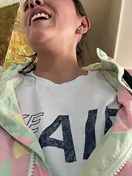 SamanthaWalker  online show from 22, 4, 2026