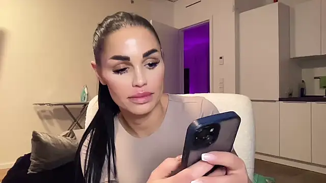 Snapshot of AMBER_HARD chatting on 4, 6, 2026 AMBER HARD online show from 4, 6, 2026