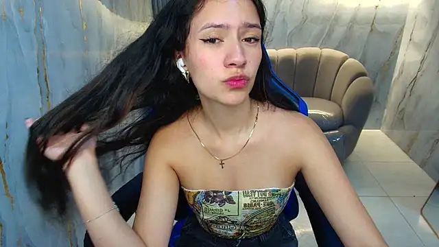 Snapshot of candy_sky_r chatting on 27, 5, 2026 candy sky r online show from 27, 5, 2026