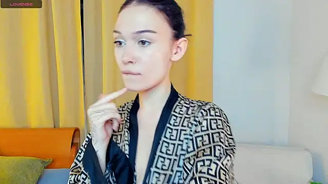 Snapshot of LynnCiprian chatting on 10, 6, 2026 LynnCiprian online show from 10, 6, 2026