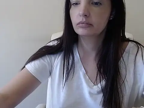 yonapretty online show from 6, 3, 2026