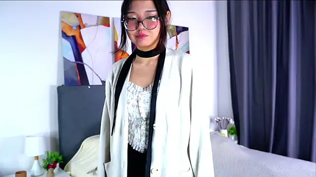 NelleMihalko online show from 5, 4, 2026