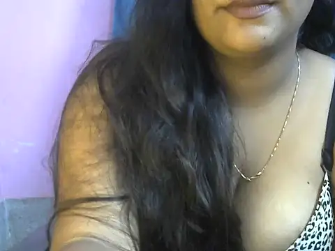 QUEEN-OF-QUEEN online show from 13, 7, 2026