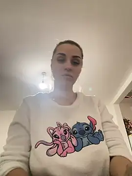 Snapshot of Giullyaxxx chatting on 12, 3, 2026 Giullyaxxx online show from 12, 3, 2026