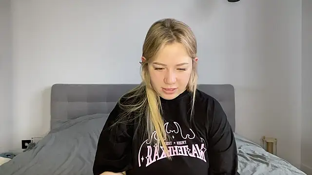 alyrasun online show from 8, 4, 2026