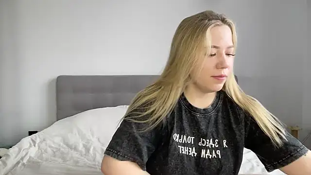 alyrasun online show from 19, 4, 2026