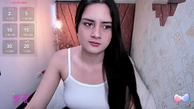 Snapshot of Zoe__Taylor__ chatting on 18, 5, 2026 Zoe Taylor online show from 18, 5, 2026