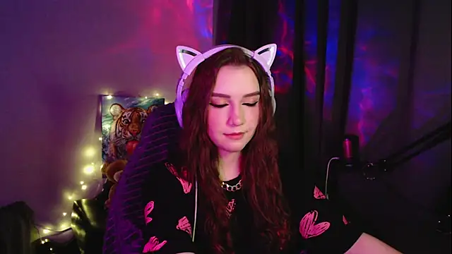 Celia Sensual  online show from 17, 4, 2026