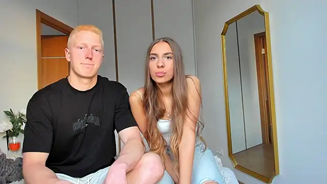 StepSisandStepBro online show from 17, 4, 2026