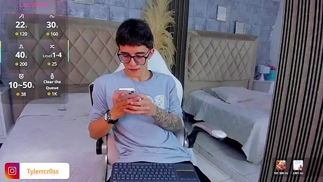 TylerCross  online show from 9, 4, 2026