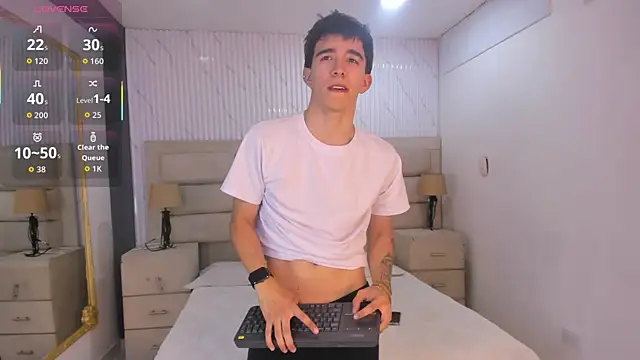 TylerCross  online show from 22, 4, 2026