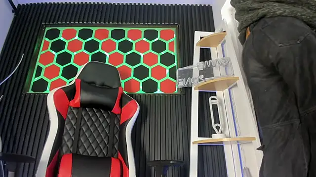 Cristopher Wild online show from 5, 4, 2026