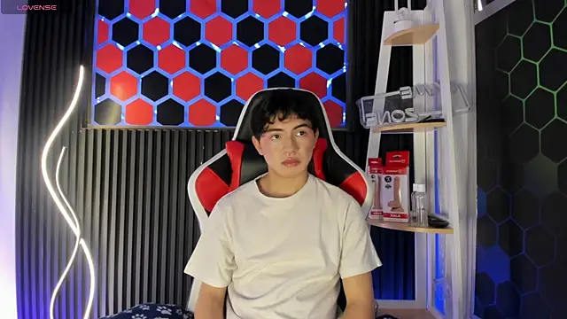 Cristopher Wild online show from 27, 4, 2026